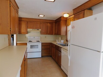 25 Crescent St, Plymouth, NH 03264 - photo 3