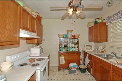 1815 8th St, Des Moines, IA 50314 - photo 5