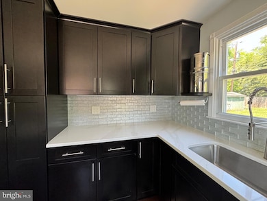 2516 Lightfoot Dr, Baltimore, MD 21209 - photo 6