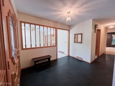 457 E Pioneer Trail, Aurora, OH 44202 - photo 6