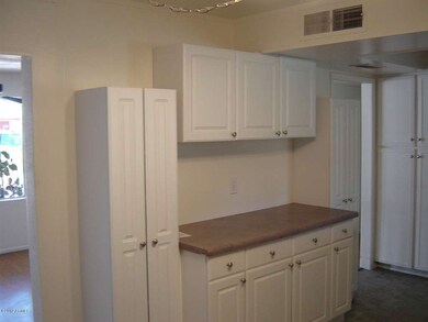 3811 W Barnes Ln unit 4, Phoenix, AZ 85051 - photo 4