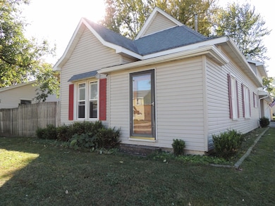 515 6th Ave NW, Independence, IA 50644 - photo 3