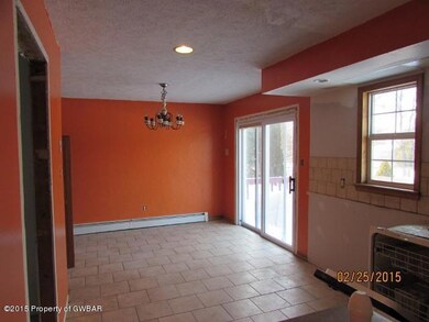 112 Hilltop Rd, Hazleton, PA 18201 - photo 6