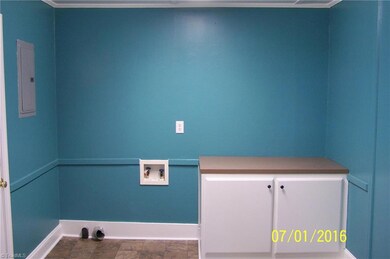 138 West St, Asheboro, NC 27205 - photo 6