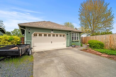 1826 W Harbeck Rd, Grants Pass, OR 97527 - photo 3