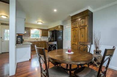 Eat in Kitchen