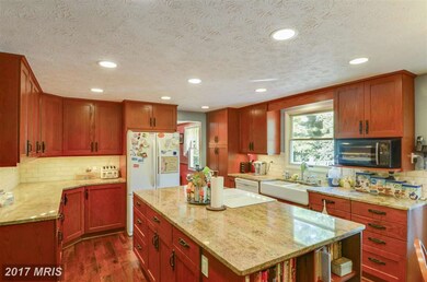 20509 Watkins Meadow Dr, Germantown, MD 20876 - photo 3