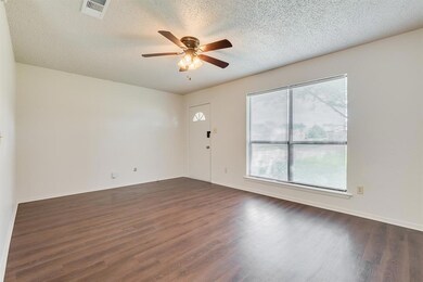 1303 Berry Dr, Cleburne, TX 76033 - photo 3