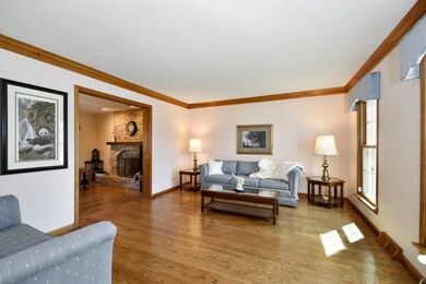 625 Bluegrass Dr, Wheaton, IL 60189 - photo 6