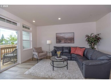 1575 37th St, Florence, OR 97439 - photo 5