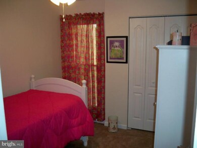 11507 Laurelwalk Dr, Laurel, MD 20708 - photo 4