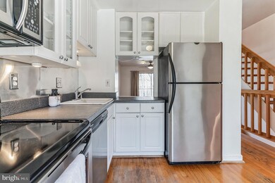 11507 Buttonwood Ct, Reston, VA 20191 - photo 4