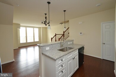 43507 Town Gate Square, Chantilly, VA 20152 - photo 7