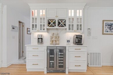 7 Lookout Point Trail, Totowa, NJ 07512 - photo 2