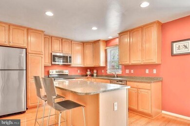 2018 Pieris Ct, Vienna, VA 22182 - photo 6