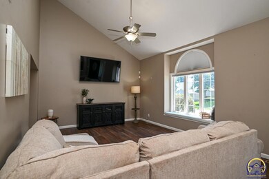 5654 SW 34th Place, Topeka, KS 66614 - photo 7