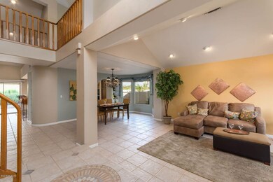 Living Area & Dining