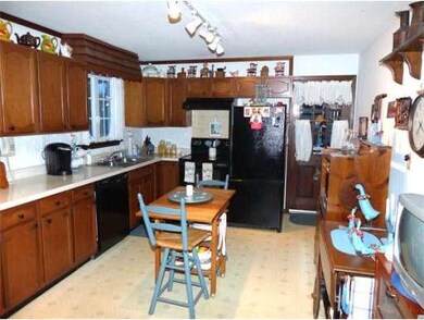 94 Wheeler Ave, Orange, MA 01364 - photo 2