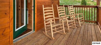 926 Mcmakin Way, Pigeon Forge, TN 37863 - photo 3