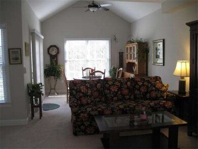 919 Bay St unit 30, Fall River, MA 02724 - photo 3