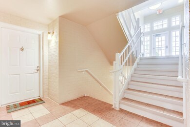 4111 S Four Mile Run Dr unit 203, Arlington, VA 22204 - photo 3