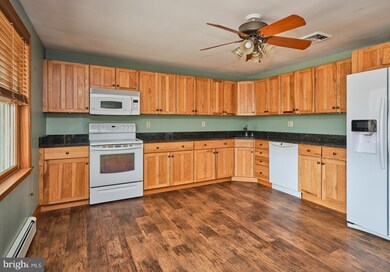 271 Stoopville Rd, Newtown, PA 18940 - photo 4