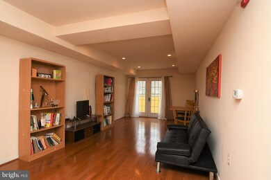 4069 S Four Mile Run Dr unit 104, Arlington, VA 22204 - photo 3