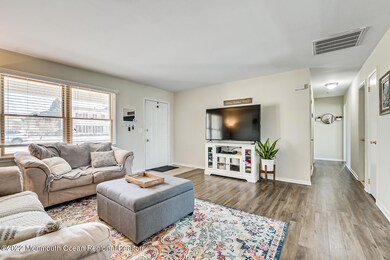 10 Ivy Pl Howell Township NJ-large-006-0