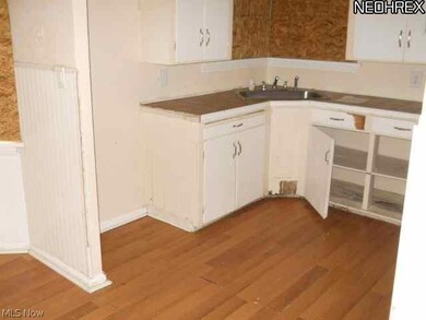 5223 Arch St, Maple Heights, OH 44137 - photo 6