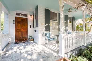 823 William-40
