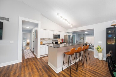 11-web-or-mls-3008 Heatherleaf Way 011