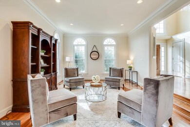 6215 Point Cir, Centreville, VA 20120 - photo 6