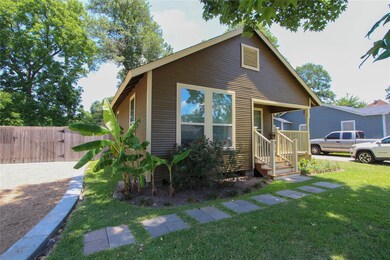 2462 Areba St, Houston, TX 77091 - photo 2