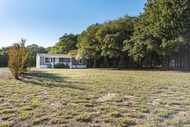 116 Adalida Ln, Springtown, TX 76082 - photo 5