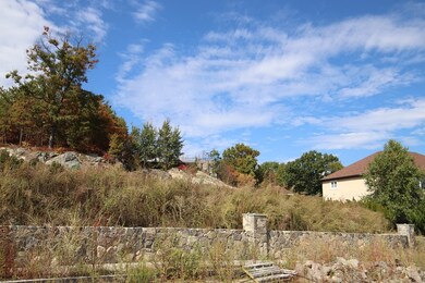 5 Pirates Glen Rd, Saugus, MA 01906 - photo 2