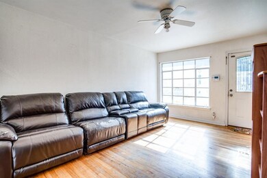 1014 Shawnee Trace, Grand Prairie, TX 75051 - photo 3