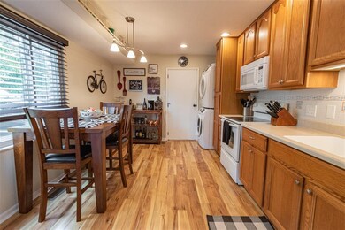 104 Eckhart Ave, Auburn, IN 46706 - photo 6