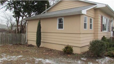 324 Coolidge Ave, Penns Grove, NJ 08069 - photo 2