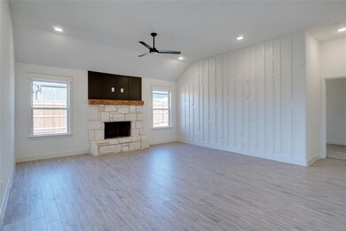 917 Tesslynn Ave, Godley, TX 76044 - photo 2