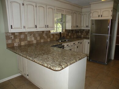 2003 Pine Forest Dr, Douglas, GA 31533 - photo 5