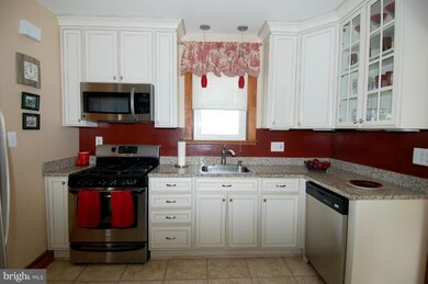 5547 Ashbourne Rd, Halethorpe, MD 21227 - photo 2