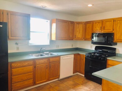 559 Edgewater Beach Blvd, Thornville, OH 43076 - photo 5