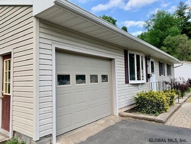 47 Mildred Ln, Latham, NY 12110 - photo 3