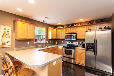 490 E Cedar Ct-4