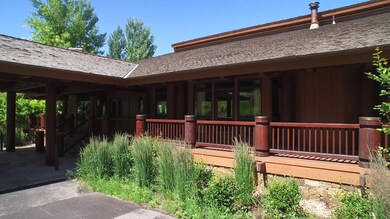 Exterior Porte Cochere
