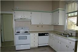 1330 Truelove St, Gainesville, TX 76240 - photo 3