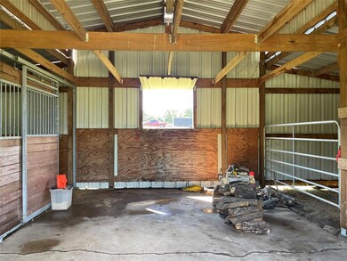 490 Laurie Ln, Springtown, TX 76082 - photo 4