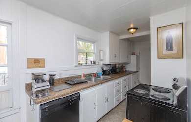 214 N Columbus Ave, Medford, OR 97501 - photo 7