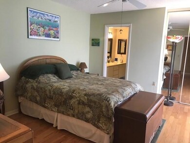 118 Live Oak MBedroom