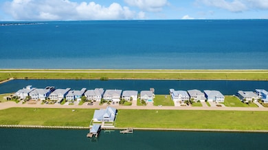 1213 Highborne Cay Ct, Texas City, TX 77590 - photo 4